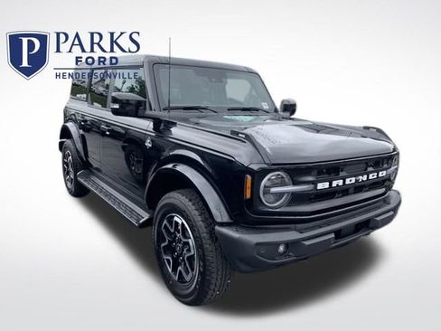 New 2025 Ford Bronco Outer Banks image 1