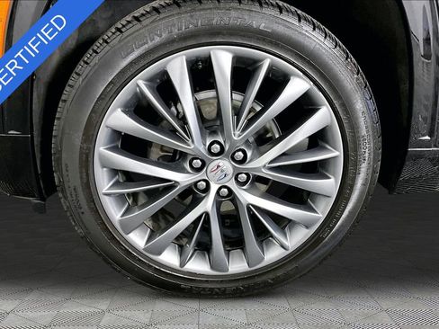 Used 2025 Buick Enclave Avenir FWD image 33