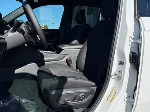 New 2025 Jeep Grand Cherokee Laredo w/ Trailer Tow Package image 12