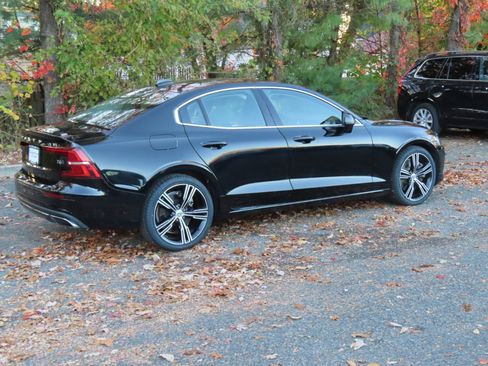Used 2021 Volvo S60 T6 Inscription image 21