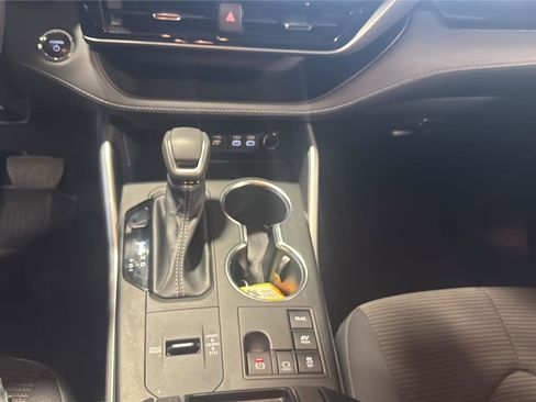 Used 2023 Toyota Highlander LE image 20