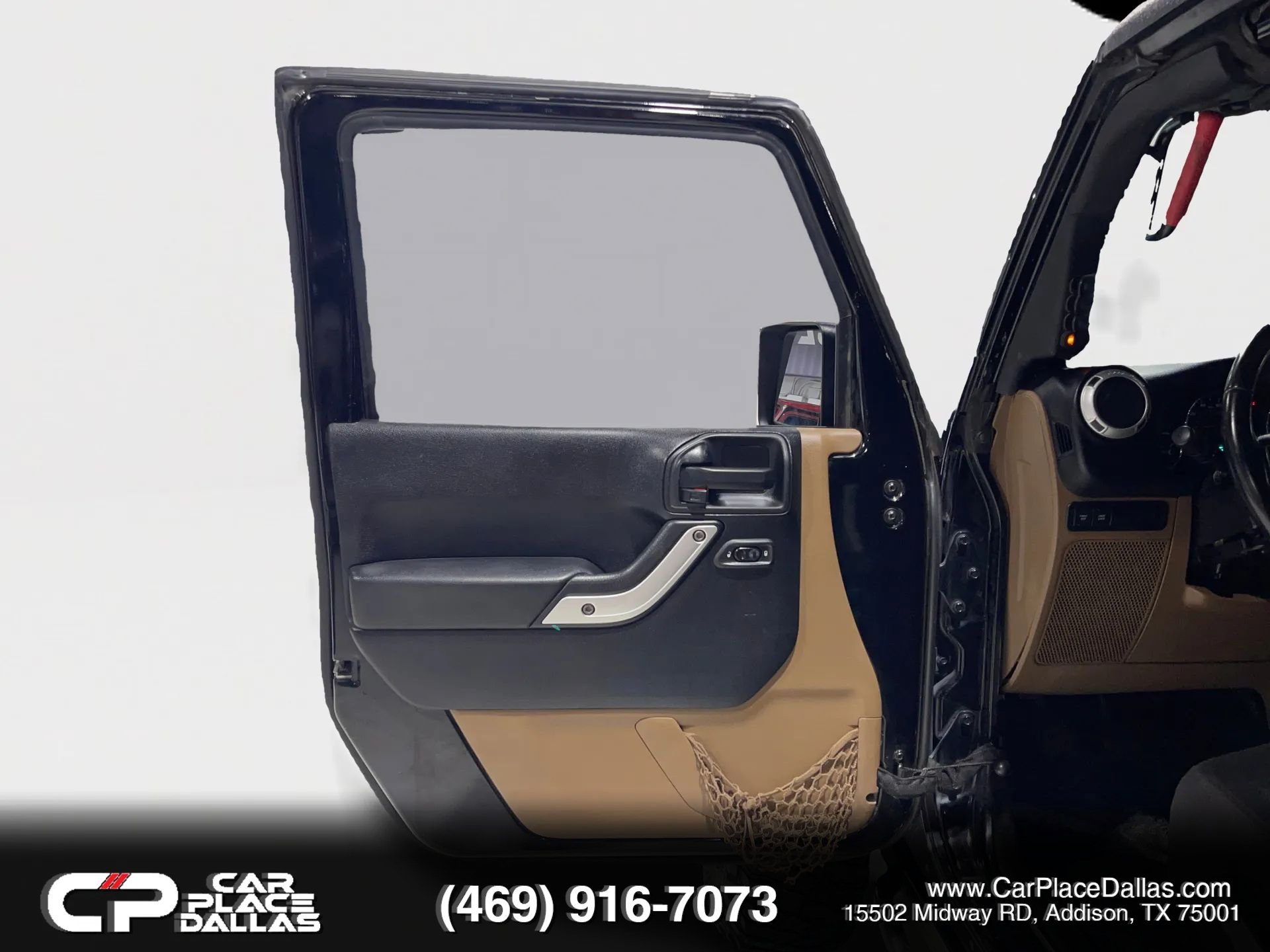 Used 2014 Jeep Wrangler Unlimited Rubicon w/ Connectivity Group AWD/4WD image 13