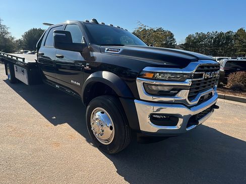 New 2025 RAM 5500 4x4 Crew Cab image 5