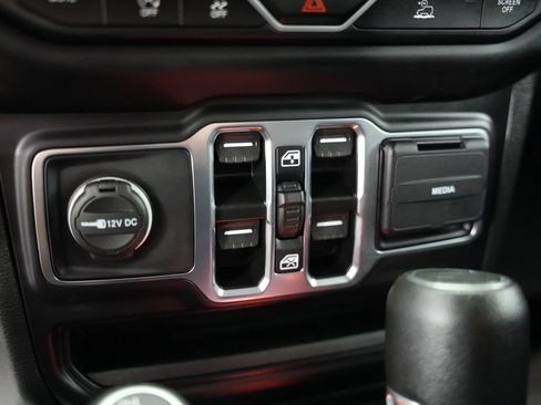 Used 2023 Jeep Gladiator Sport AWD/4WD image 25