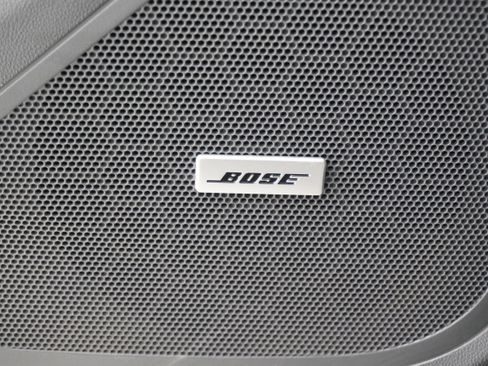 Used 2019 Chevrolet Bolt Premier w/ Infotainment Package image 15