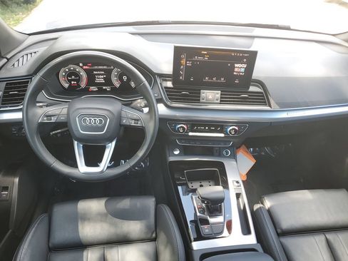 Certified 2025 Audi Q5 2.0T Premium AWD/4WD image 3