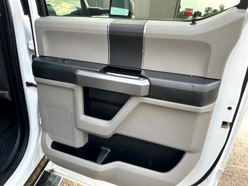 Used 2020 Ford F550 4x4 Crew Cab Super Duty image 23