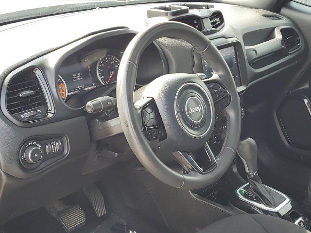 Used 2022 Jeep Renegade Altitude w/ Sun/Sound Group AWD/4WD image 8
