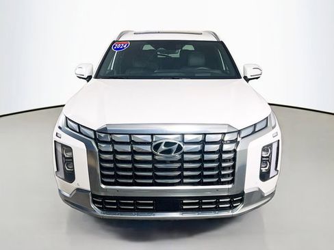 Used 2024 Hyundai Palisade Calligraphy FWD image 3