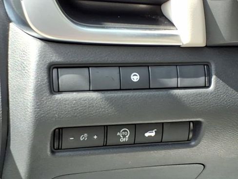 Used 2023 Nissan Rogue SV w/ SV Premium B Package image 19