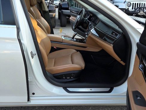 Used 2011 BMW 750Li xDrive AWD/4WD image 49
