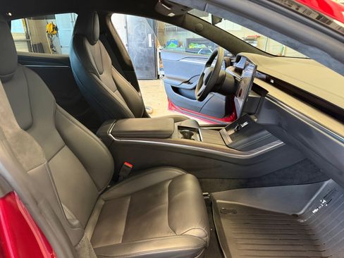 Used 2025 Tesla Model S image 19