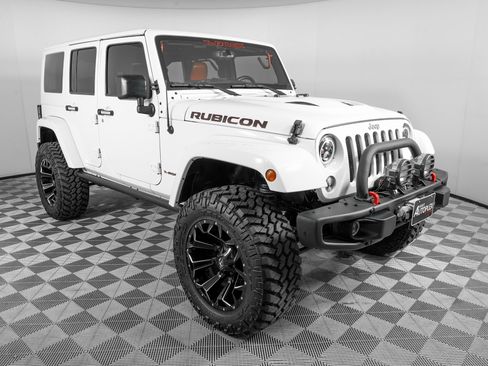 Used 2015 Jeep Wrangler Unlimited Rubicon image 3