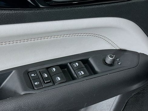 Used 2025 Jeep Compass Limited AWD/4WD image 15