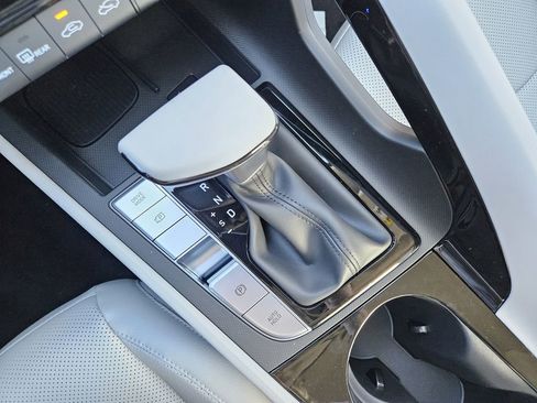 New 2025 Hyundai Elantra Limited FWD image 20