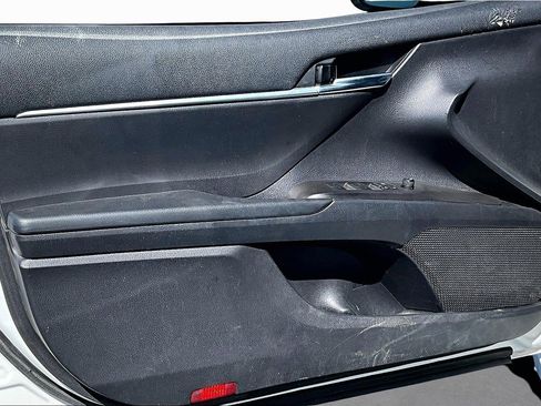 Used 2022 Toyota Camry SE w/ Audio Upgrade Package FWD image 17