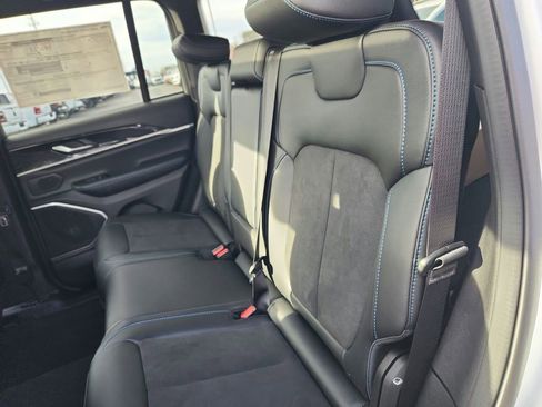 New 2024 Jeep Grand Cherokee Trailhawk AWD/4WD image 22