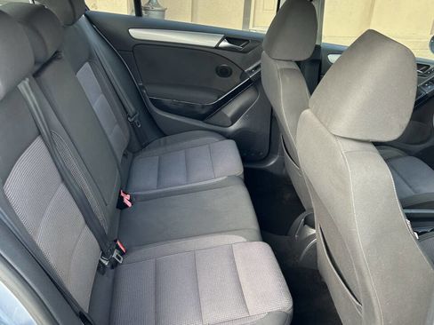 Used 2010 Volkswagen Golf 4-Door image 17