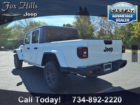 New 2025 Jeep Gladiator Sport image 6