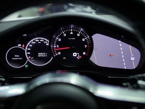 Used 2017 Porsche Panamera 4 image 43