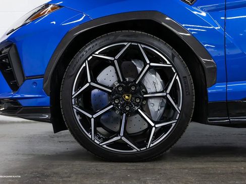Used 2024 Lamborghini Urus Performante AWD/4WD image 6