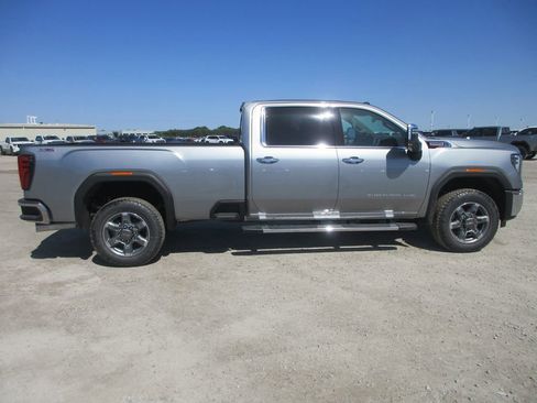 New 2026 GMC Sierra 3500 SLT w/ SLT Premium Package AWD/4WD image 3