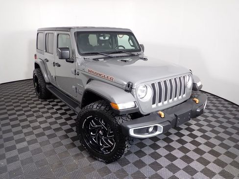 Used 2022 Jeep Wrangler Unlimited Sahara AWD/4WD image 9