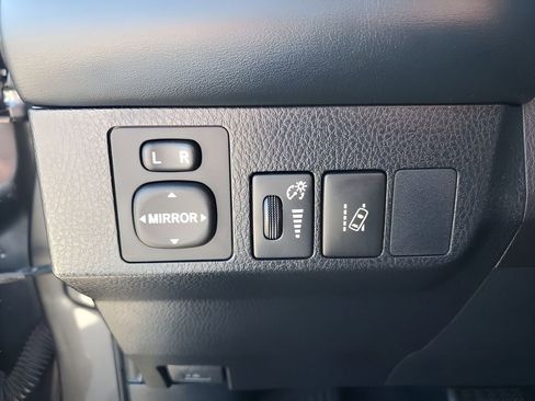 Used 2018 Toyota RAV4 XLE image 31