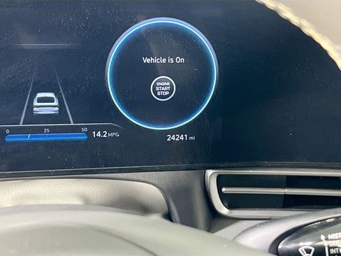 Used 2023 Hyundai Elantra SEL w/ Convenience Package image 12