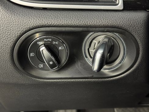 Used 2018 Porsche Macan image 18