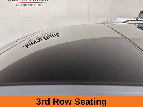 Used 2025 Nissan Pathfinder Platinum AWD/4WD image 8