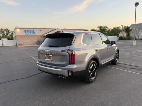 Used 2023 Kia Telluride EX w/ EX Captain's Chair Package AWD/4WD image 5