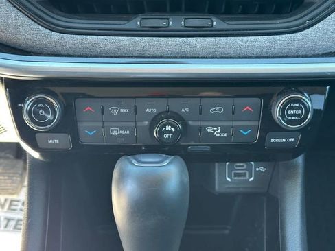 Used 2022 Jeep Compass Latitude w/ Convenience Group AWD/4WD image 17