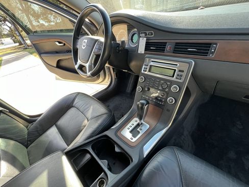 Used 2010 Volvo S80 3.2 image 33