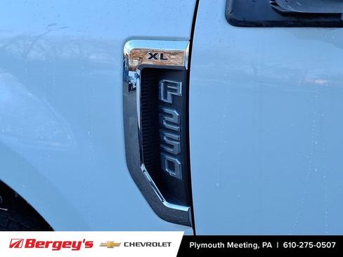 Used 2022 Ford F250 XL w/ Power Equipment Group image 32
