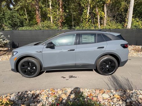 New 2025 Volkswagen ID.4 Pro S image 2