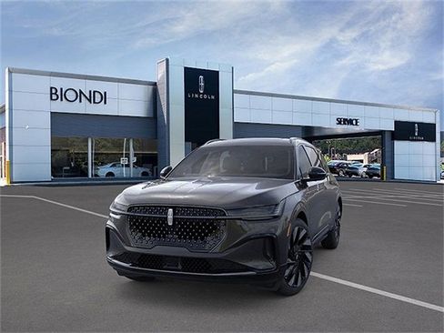 New 2026 Lincoln Nautilus Reserve w/ Jet Appearance Package AWD/4WD image 2