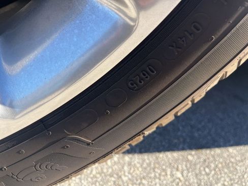 Used 2018 Cadillac Escalade Luxury image 9