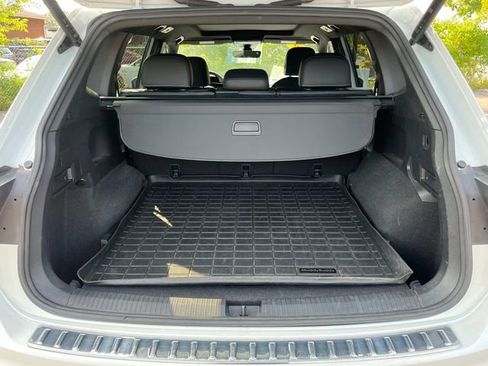 Used 2022 Volkswagen Tiguan SEL R-Line image 11