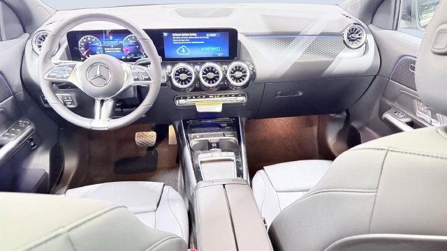 Used 2026 Mercedes-Benz GLA 250 4MATIC image 4