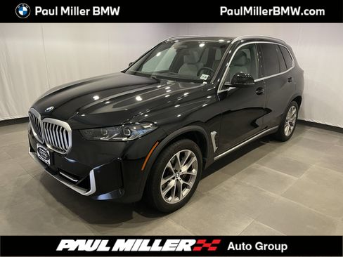 Used 2024 BMW X5 xDrive40i w/ Premium Package image 1