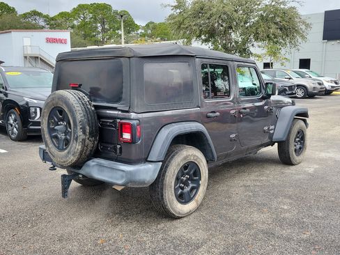 Used 2018 Jeep Wrangler Unlimited Sport image 6