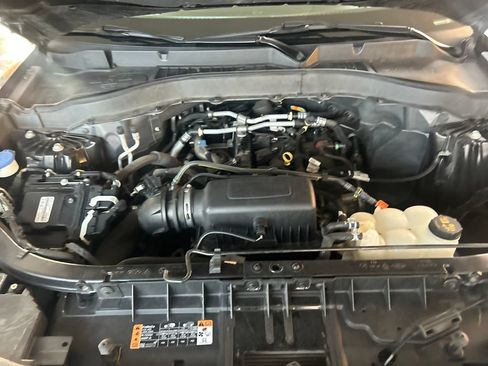 Used 2021 Ford Explorer 4WD w/ Class III Trailer Tow Package image 26