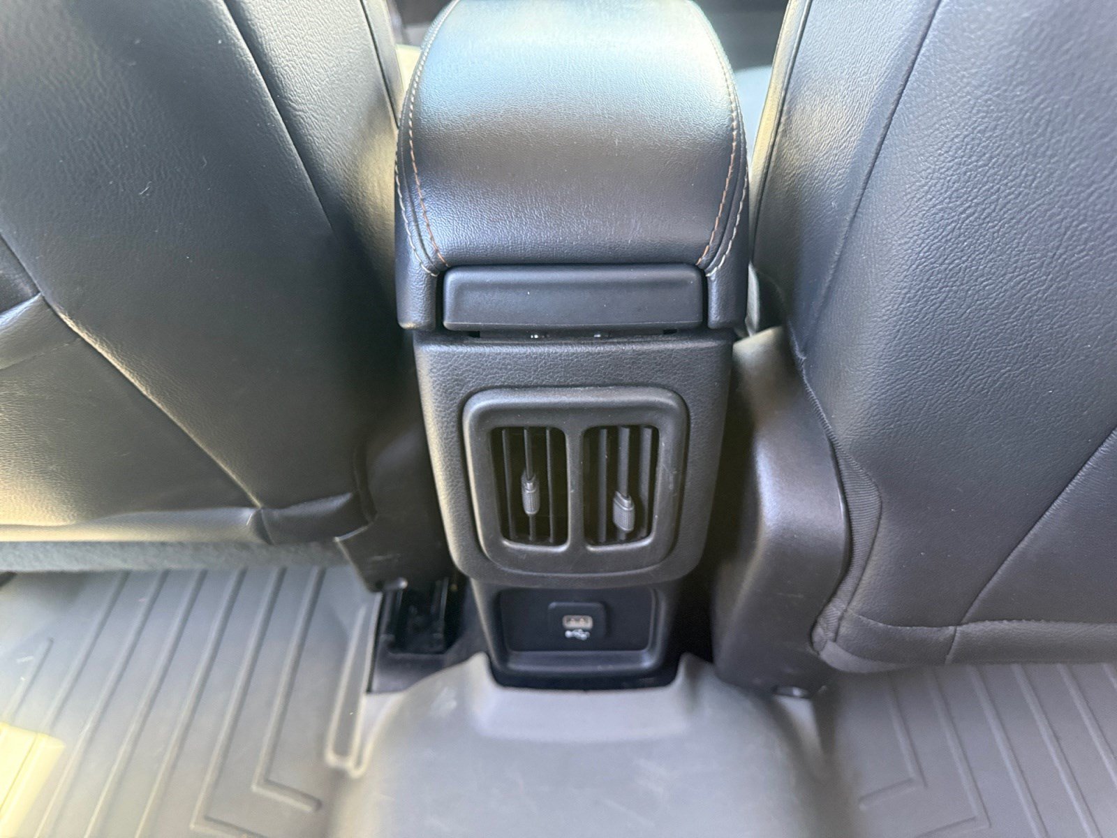 Used 2017 Jeep Compass Latitude AWD/4WD image 30