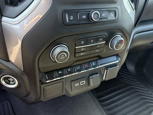 Used 2024 Chevrolet Silverado 1500 Custom image 12