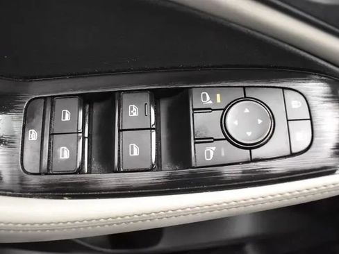 Used 2025 Nissan Rogue SV FWD image 21