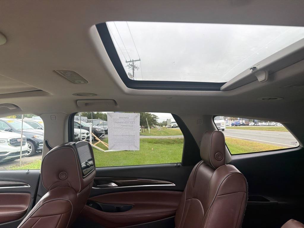Used 2018 Buick Enclave Avenir w/ Avenir Technology Package FWD image 31