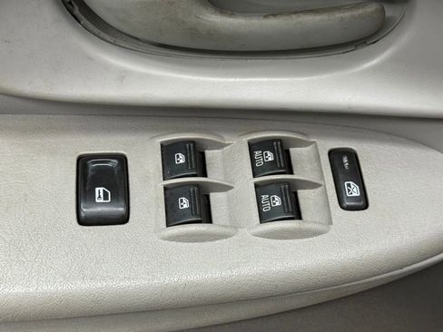 Used 2008 Chevrolet TrailBlazer LT w/ Sun And Sound Package RWD image 24