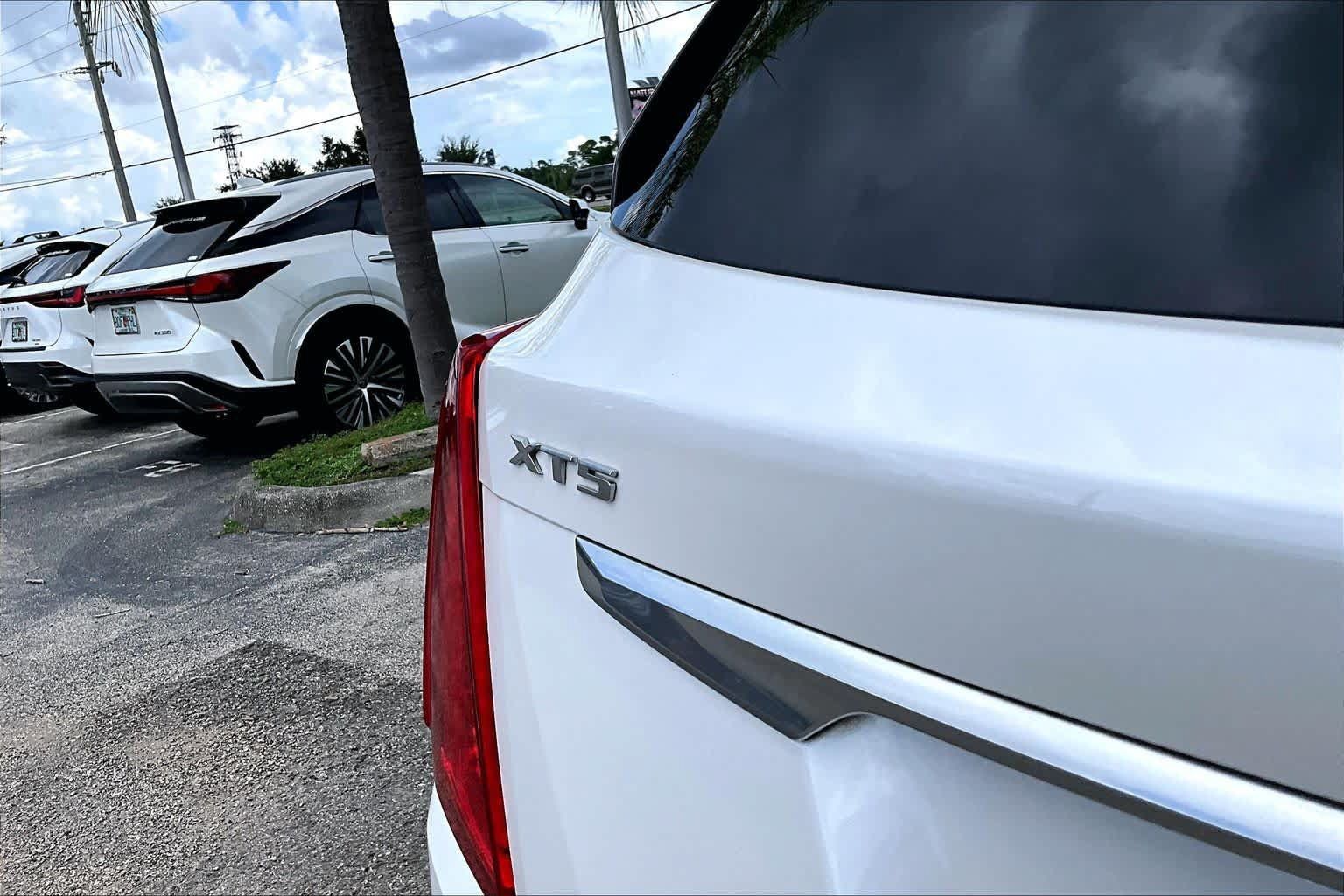 Used 2019 Cadillac XT5 FWD image 12