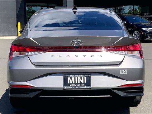 Used 2023 Hyundai Elantra SEL w/ Convenience Package FWD image 4